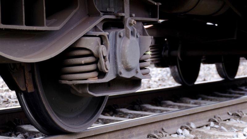 Aqmola oblysynda áıel adamdy poıyz basyp ketken