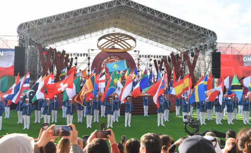 Kóshpeliler oıyndary - sport pen salt-dástúrdiń jarqyn úılesimi boldy