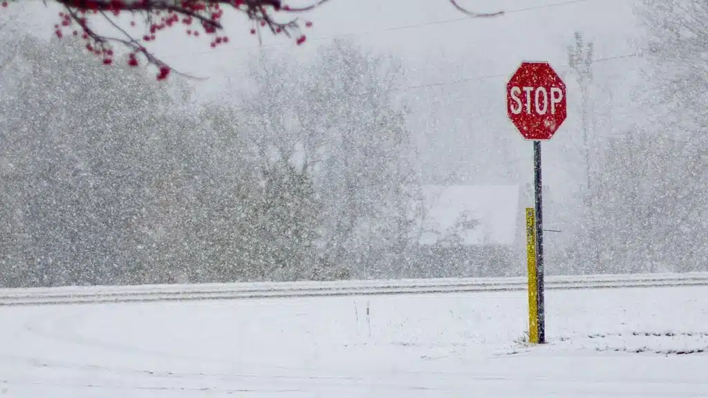 Úsharal-Dostyq avtojolynyń bir bóligi jabyldy