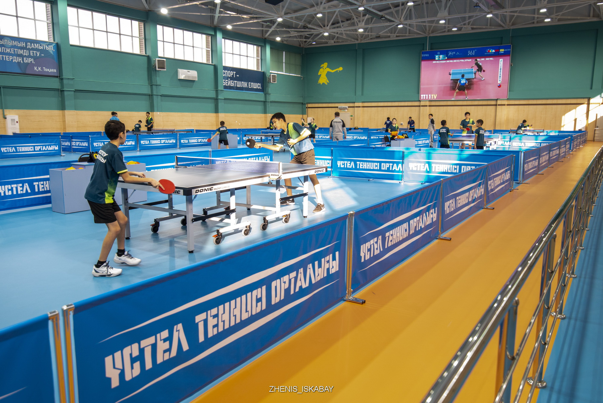 Ústel tennısi ortalyǵy ashyldy