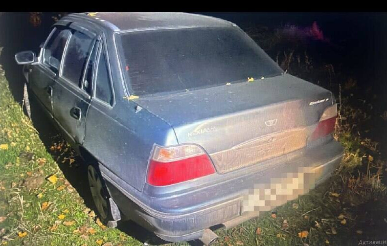 Túrkistanda kúdikti tanysynyń kóligin aıdap ketken