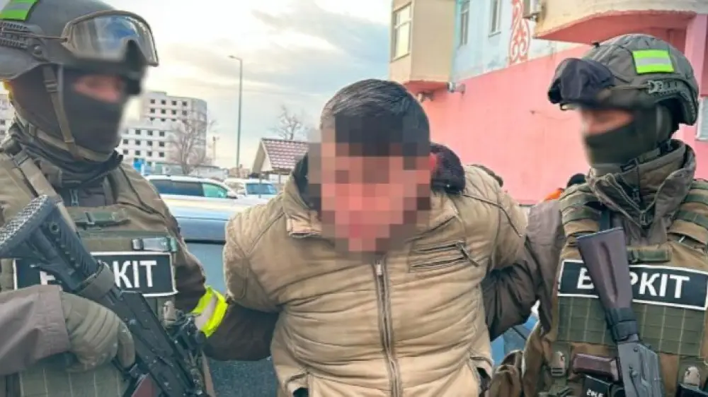 UQK esirtki satýmen aınalysqan úsh kúdiktini ustady