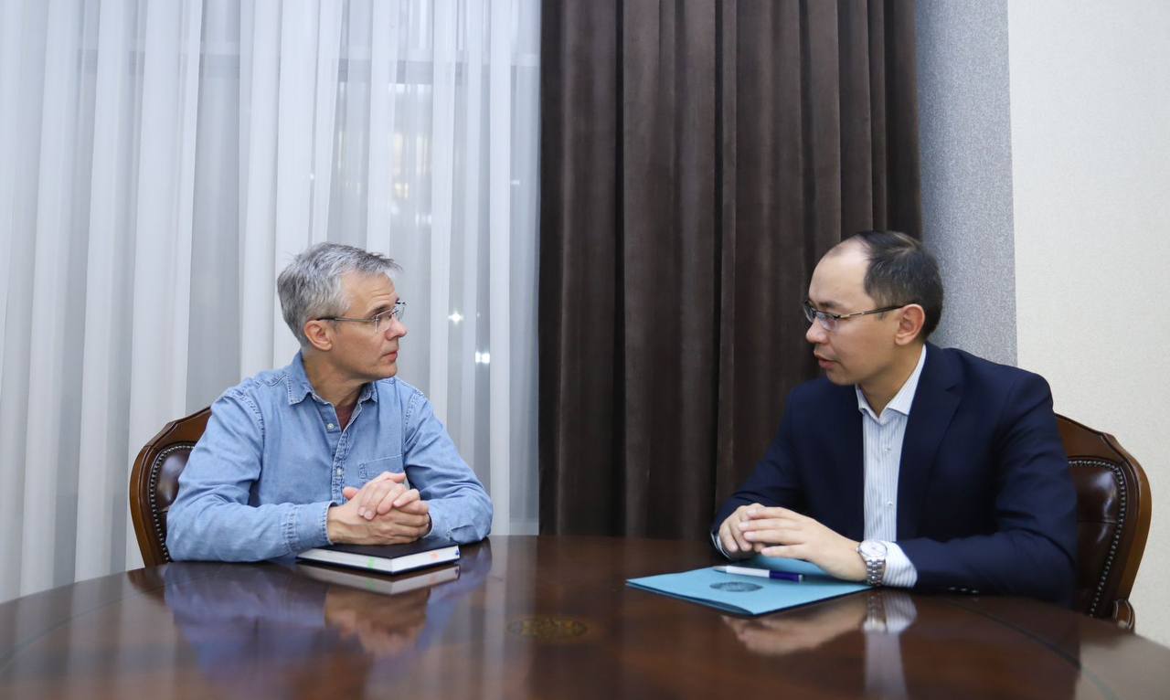 Aqtaýdaǵy ushaq apaty: IKAO-nyń arnaıy tergeýshisi Qazaqstanǵa keldi