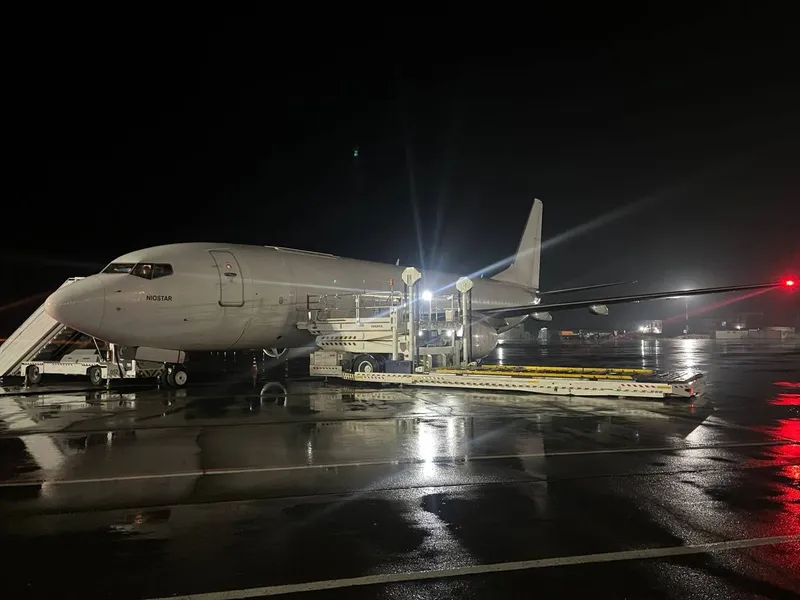 Aqtaýdaǵy ushaq apaty: kóz jumǵan Ázerbaıjan azamattarynyń máıiti Otanyna jóneltildi