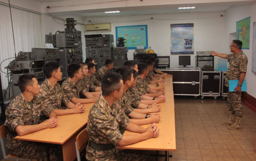 Áskerı joǵary oqý oryndarynyń bilim berý josparyna ózgerister engizildi