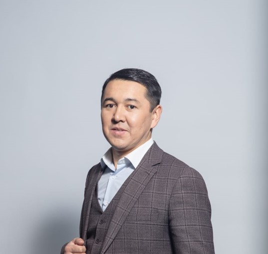 Áriptesterimiz – Prezıdenttik arnaýly ádebı syılyqtyń ıegeri