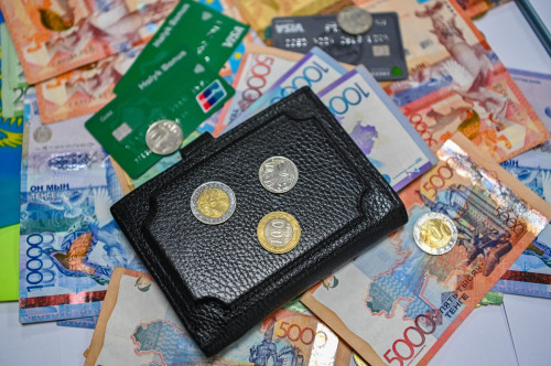 Qazaqstanda zeınetaqy mólsheri ósti