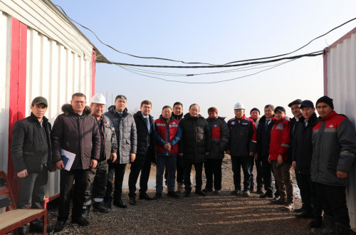 Senatorlar óńirlerdi aralap júr