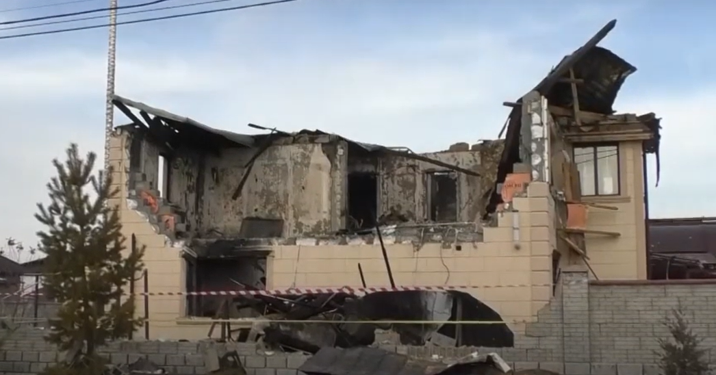 Jetisý oblysynda jeke turǵyn úı órtenip, 4 bala jetim qaldy