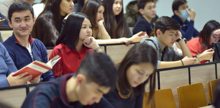 Bıyl kolledjderdi qarjylandyrý kólemi eki ese ulǵaıady