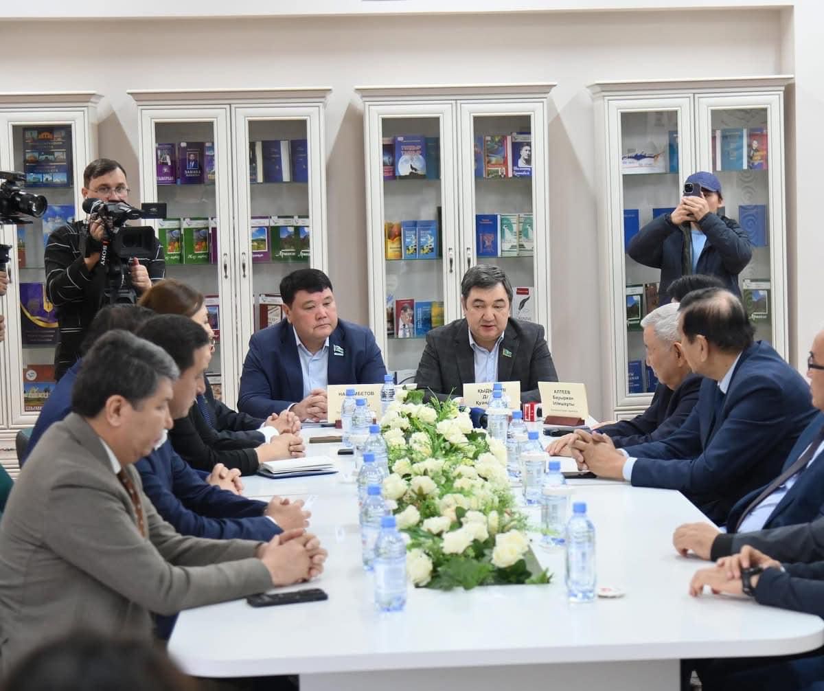 Darhan Qydyráli Túrkistan oblysyndaǵy ótkizý beketteriniń jumysymen tanysty