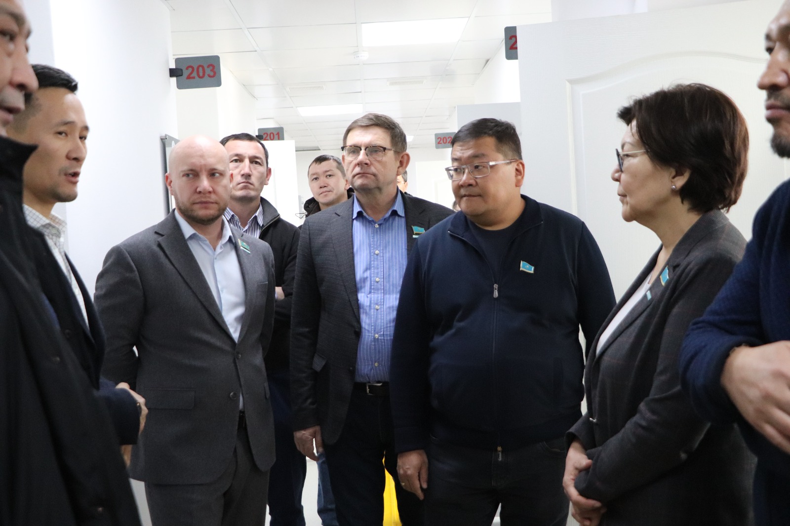 Áleýmettik jobalardyń oryndalý barysy depýtattar nazarynda