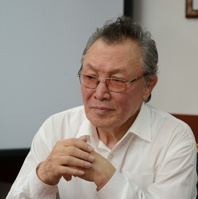 Tólen Ábdik, jazýshy: Kóshpeli eldiń damýy tasbaqanyń  aıańyna uqsaıdy