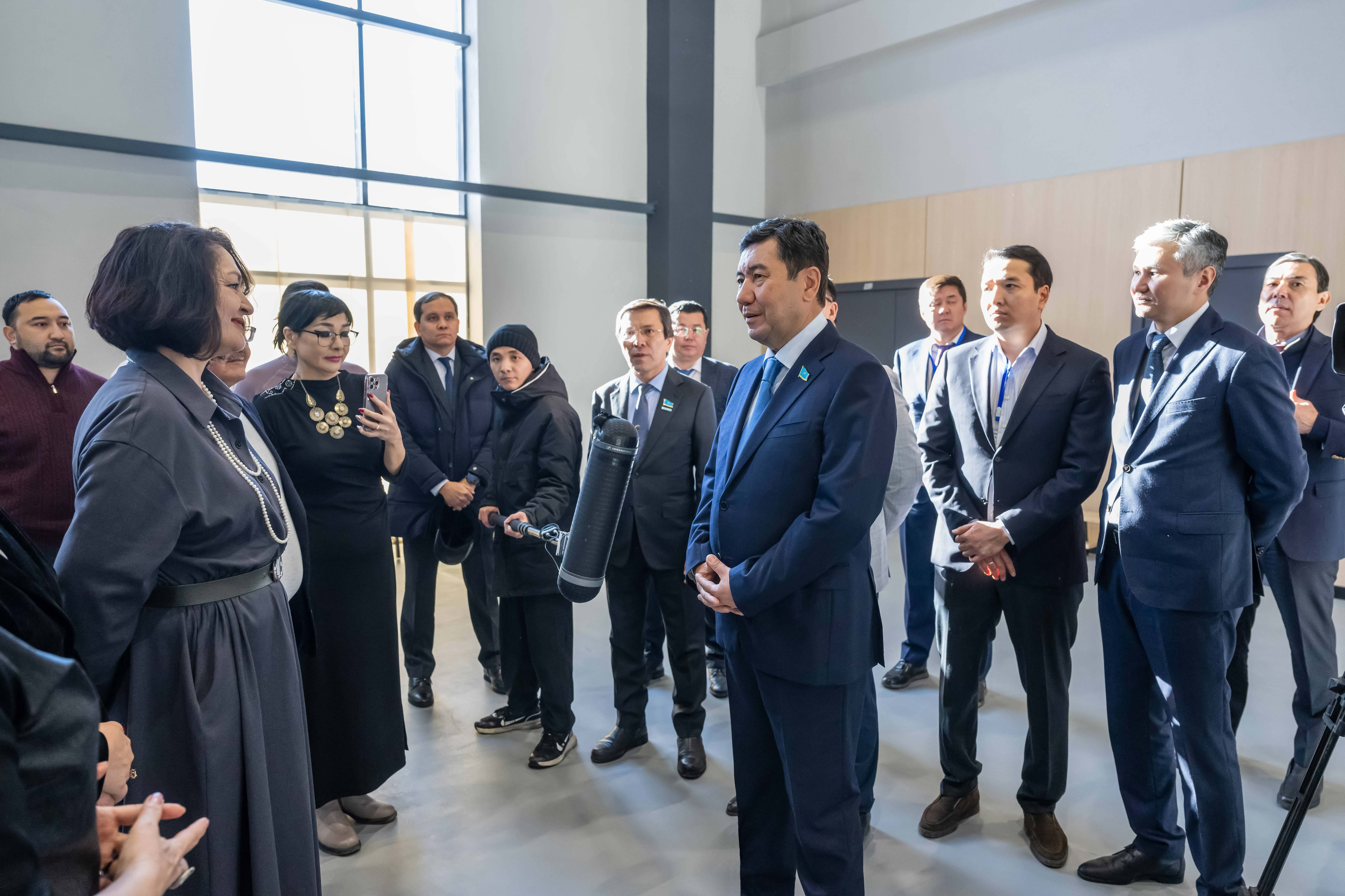 Erlan Qoshanov: Elimizdegi ınfraqurylymdy jańǵyrtý máselesi udaıy Prezıdent baqylaýynda