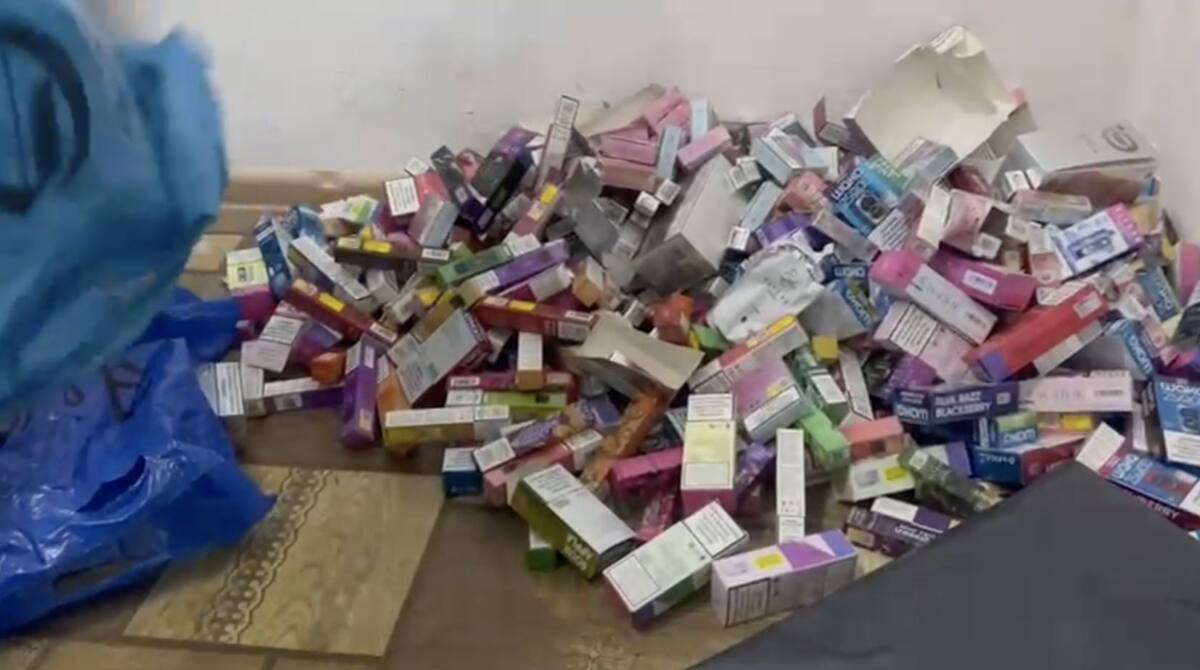 Kókshetaýda eki stýdentten veıp ónimderi tárkilendi