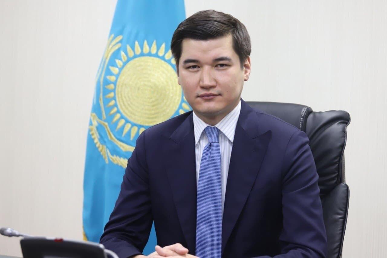 Dáýren Keńbeıl: Jańa zań ashyqtyq pen qoldaýdy arttyrady