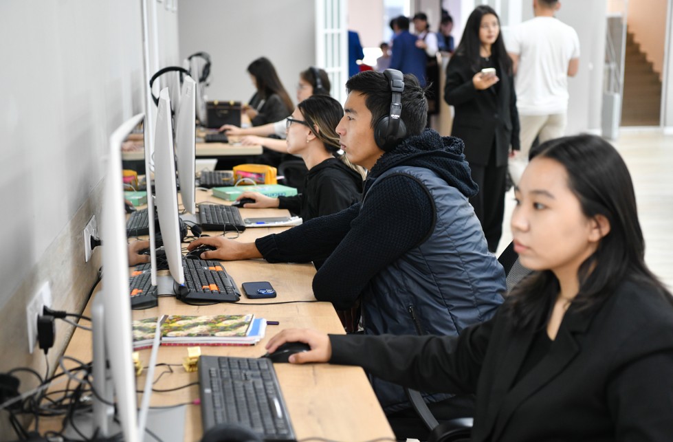 33 myńnan asa jas jumysqa ornalasty