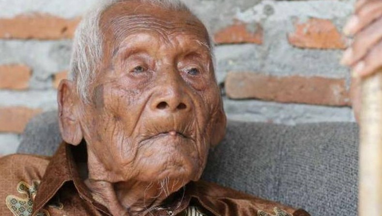 Indonezııalyq qarııa 145 jasqa kelgenin aıtady