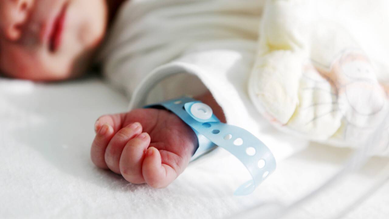 Aqtóbedegi perzenthanada jańa týǵan náresteni satyp jibergen