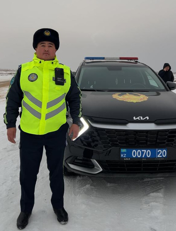 Boranda 500 kólikke jol kórsetken polıseı marapatqa usynyldy