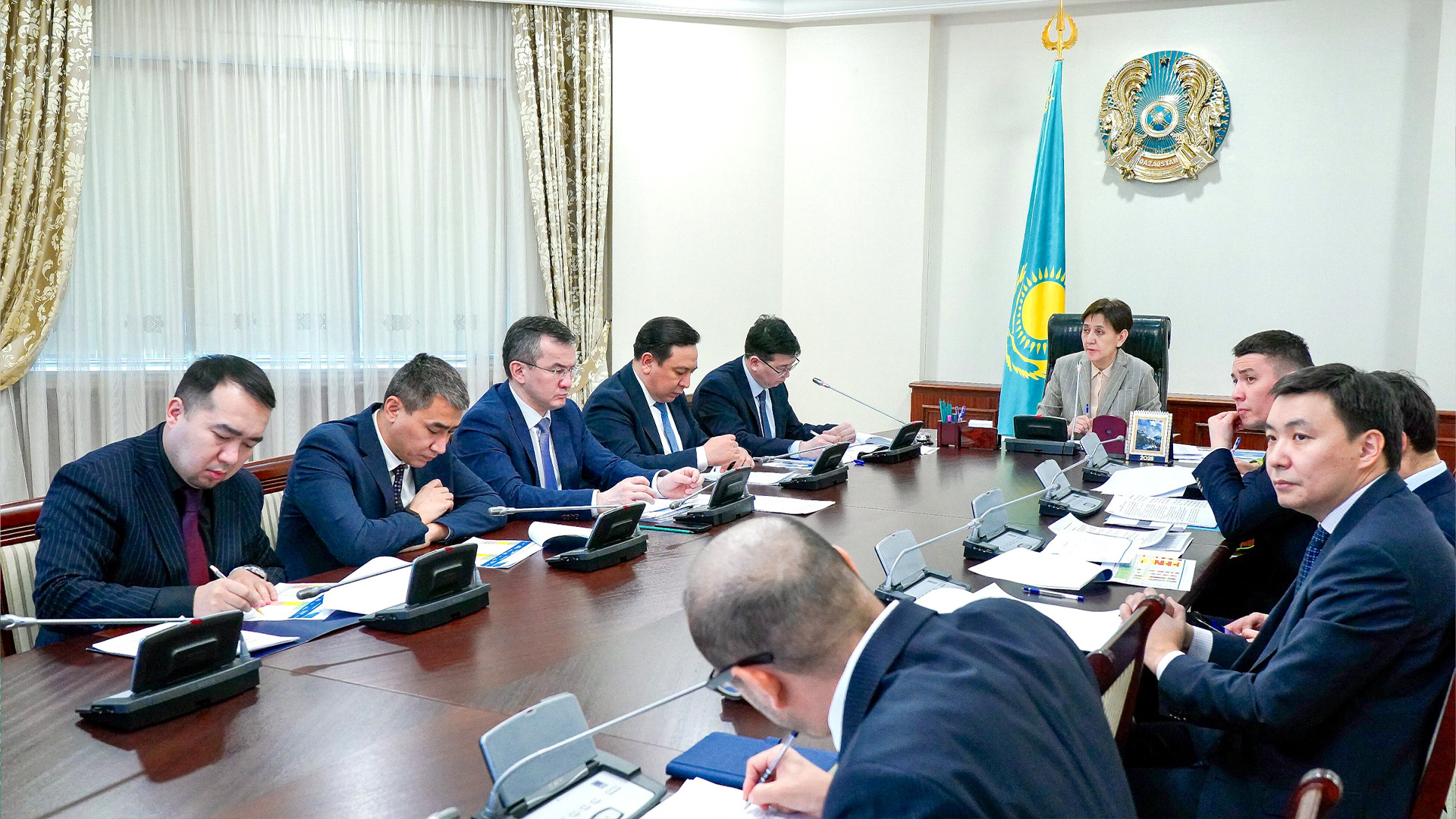 Býkmekerlik keńseni jarnamalaǵandarǵa aıyppul salynady