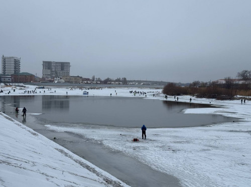 Jaıyqtan er adamnyń máıiti tabyldy