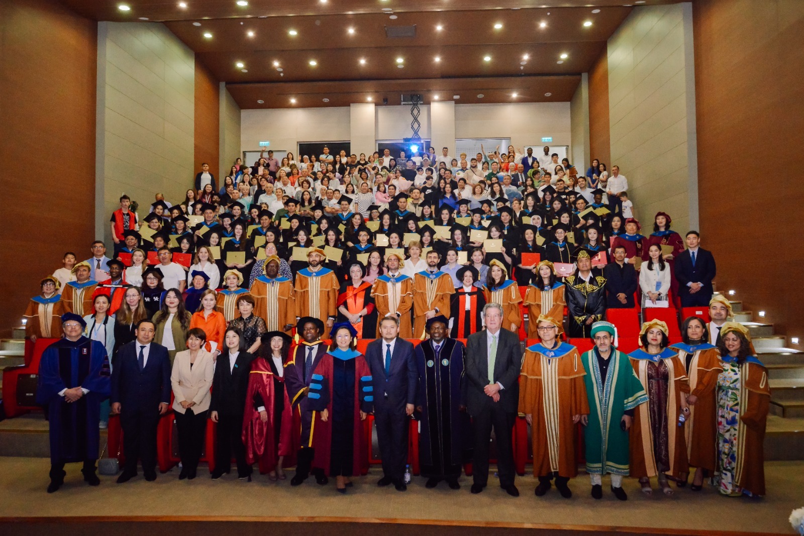 Úzdik 200 ýnıversıtettiń qataryna endi