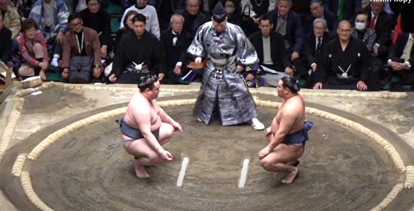 Qazaq sýmoshysy Japonııadaǵy jarysta úzdik úshtikten kórindi