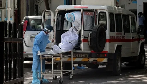 Úndistanda belgisiz dertten 16 adam kóz jumdy