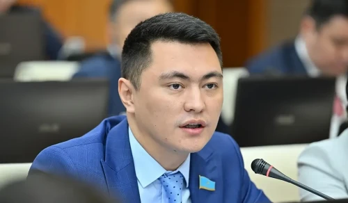 Dáýlet Muqaev balabaqshalardyń jumys ýaqytyn uzartýdy usyndy