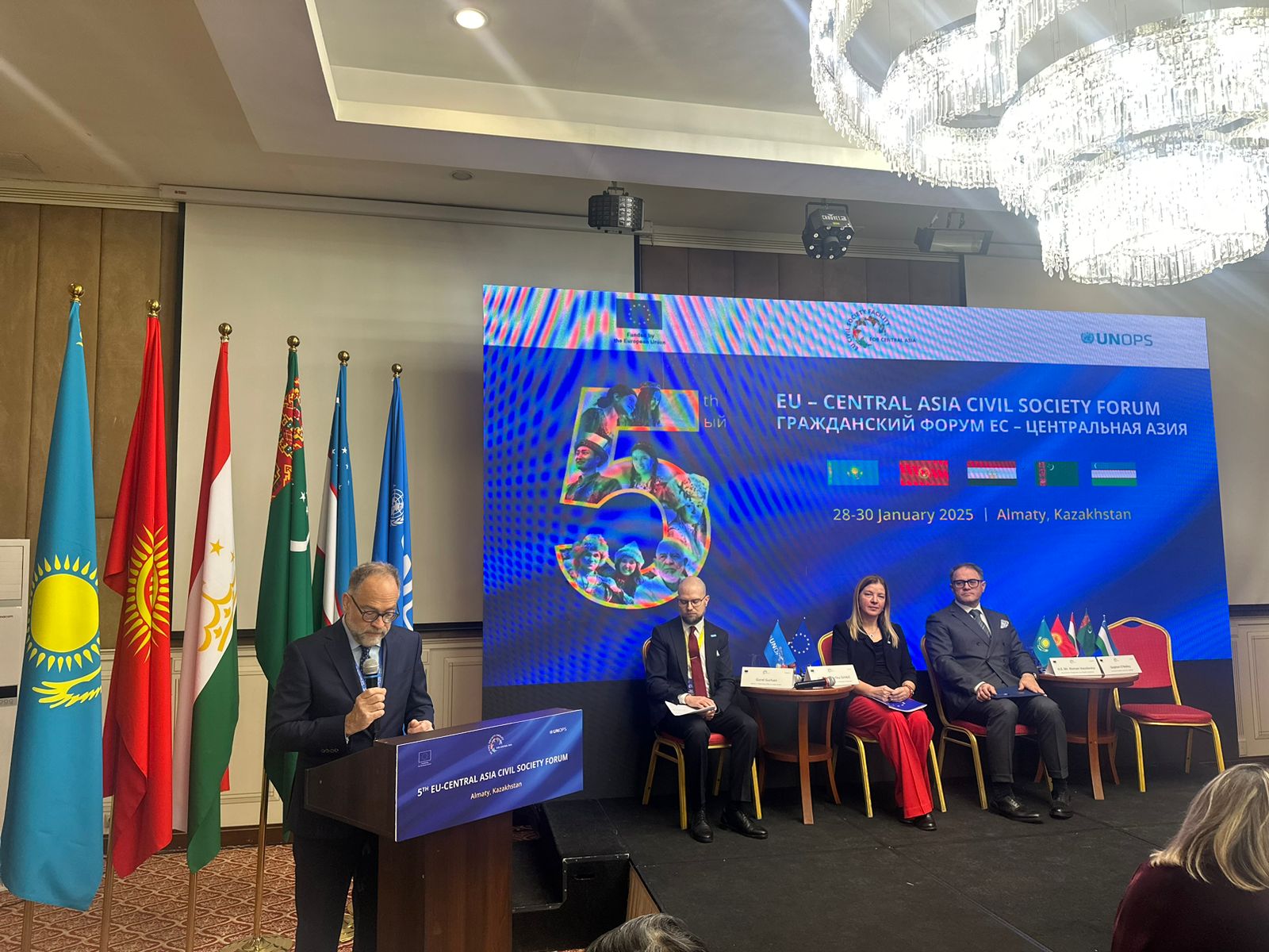 Ortaq alańdaǵy salmaqty oılar