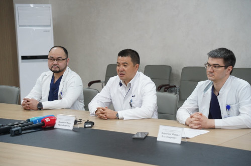 Kardıologııa jáne ishki aýrýlar ınstıtýty ekinshi ret júrek almastyrdy