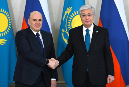 Prezıdent Reseı Úkimetiniń tóraǵasy Mıhaıl Mıshýstınmen kezdesti