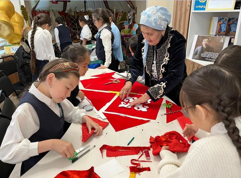 «Ájeler mektebi»: Saran qalasynda erekshe joba iske qosyldy