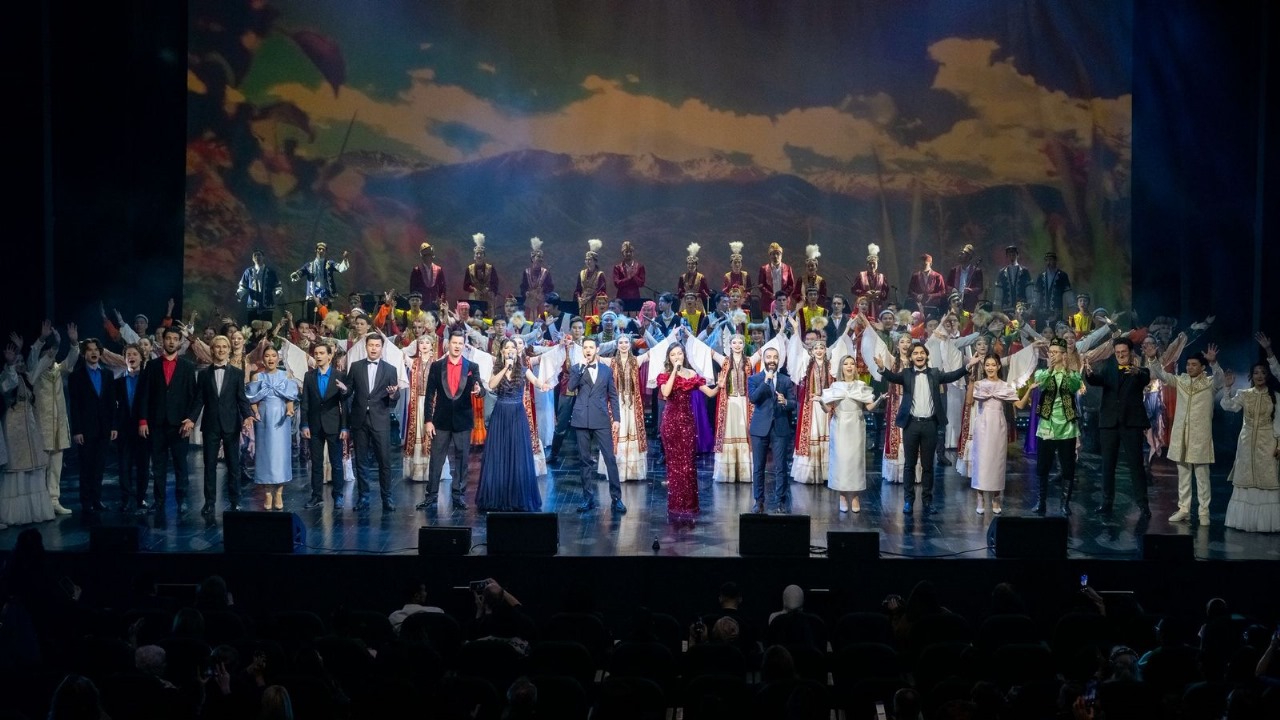 Almatyda «Birlik» ansambli óner kórsetti