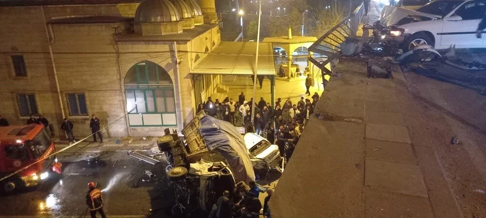 Túrkııada jol apatynan 22 adam zardap shegip, 3 adam mert boldy