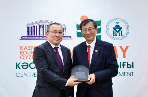 Almatydaǵy qos ýnıversıtette ozyq tájirıbe ortalyqtary ashyldy