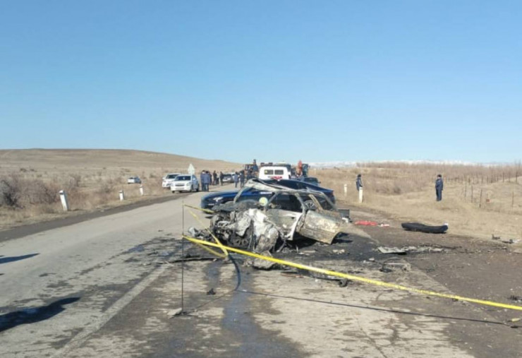 Qazaqstannyń ońtústiginde iri jol apatynan alty adam qaza tapty