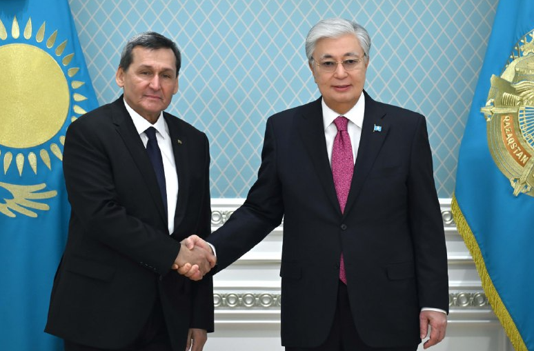 Memleket basshysy Túrikmenstannyń Syrtqy ister mınıstrin qabyldady