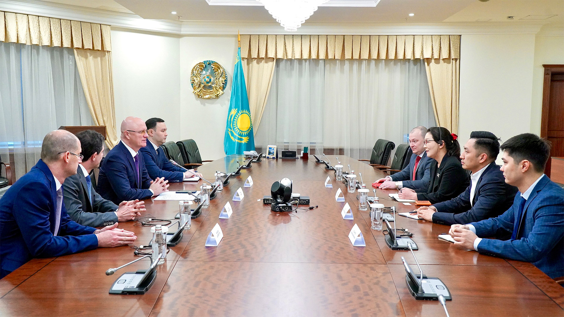 Álemdik kompanııamen áriptestik baılanys