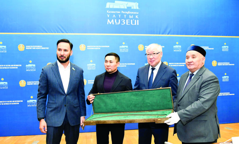 Batyrdyń qylyshy tapsyryldy