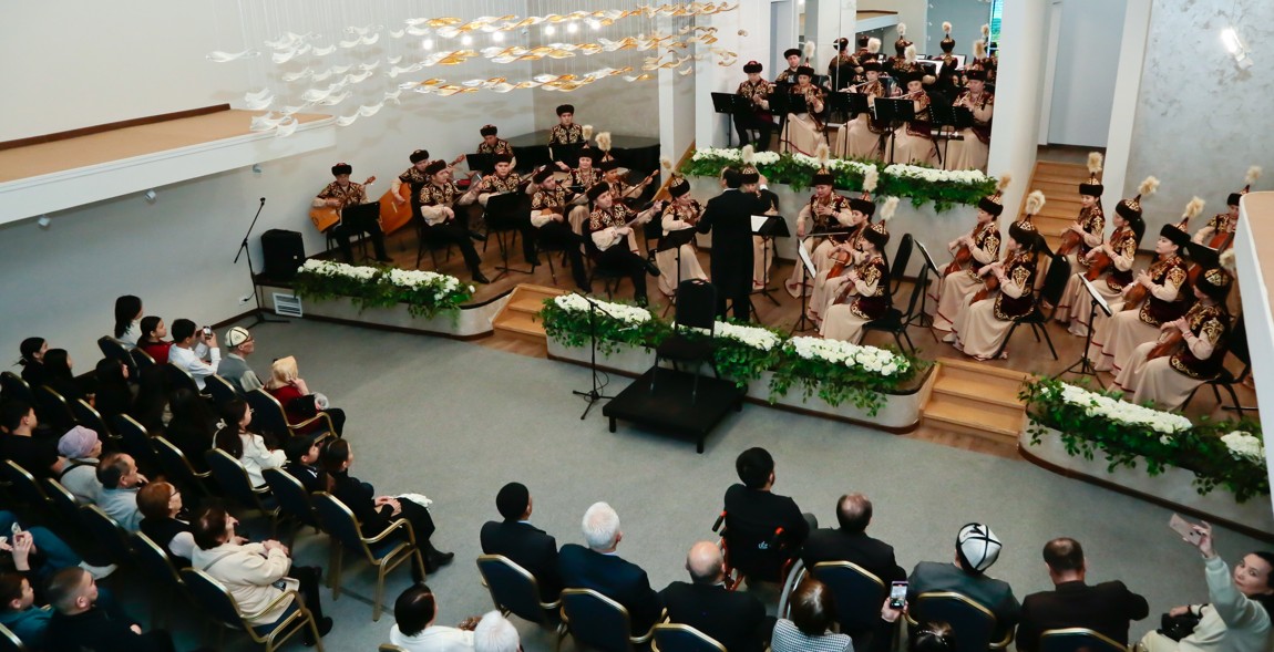 Kúı anasyna qurmet