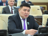 Depýtat Elnur Beısenbaev jumyssyzdyq máselesin qozǵady