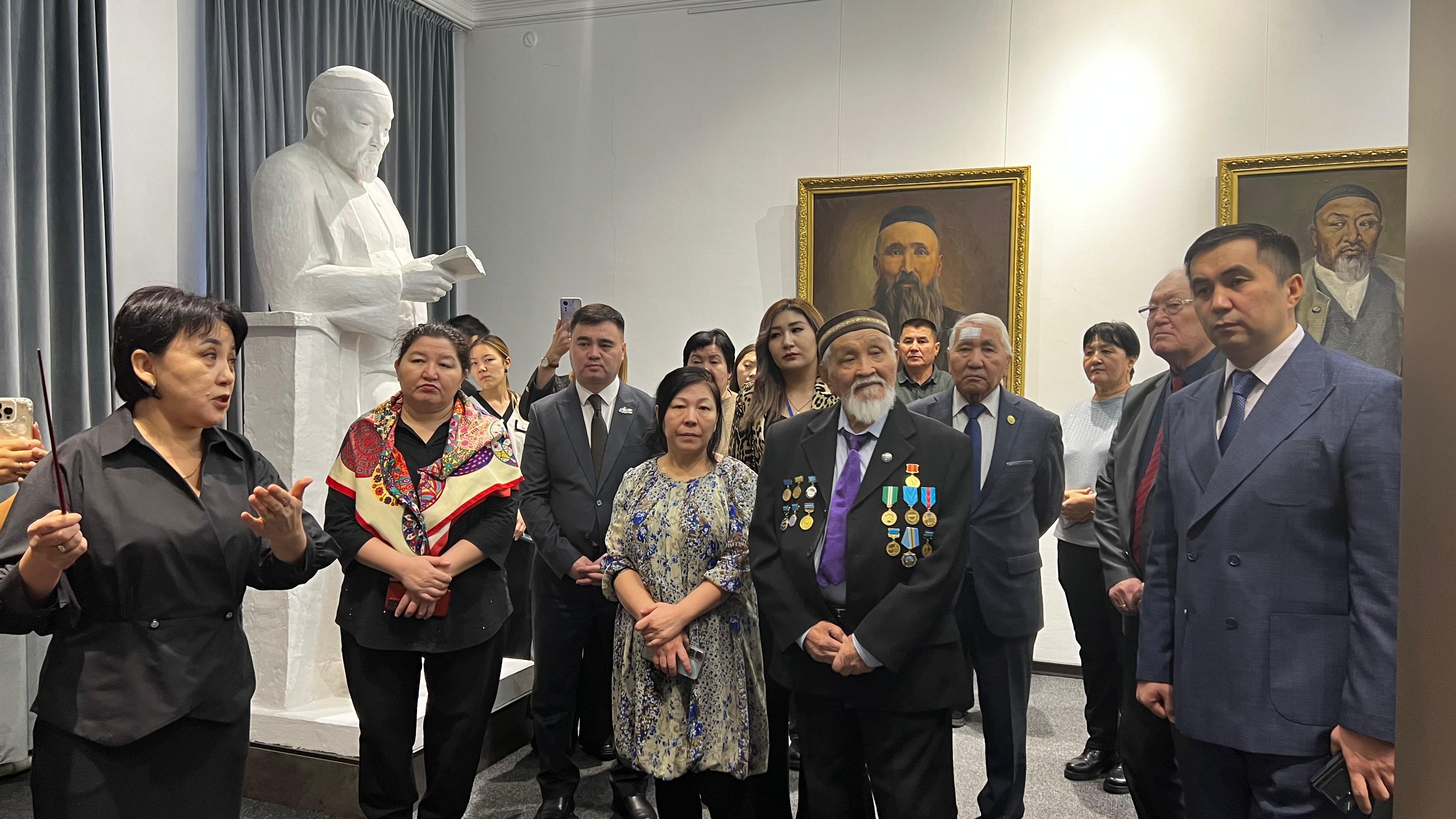 Hakimniń mereıtoıy aıasynda