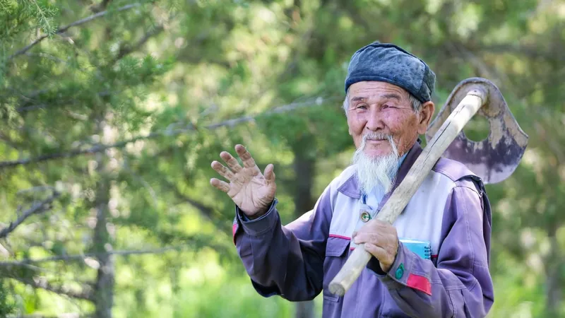 Qyzylordalyq  aqsaqal 2 mıllıonnan astam aǵash ósirgen