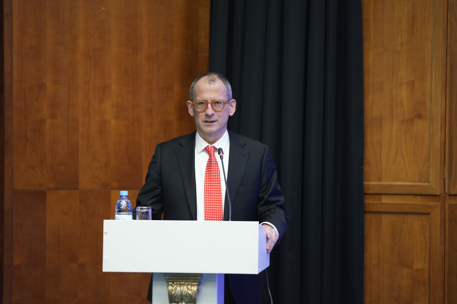 Polsha dıplomaty qazaq tilinde dáris oqydy