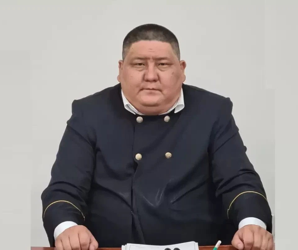 Jetisýda sot tóraǵasy jemqorlyq jasady degen kúdikke ilindi