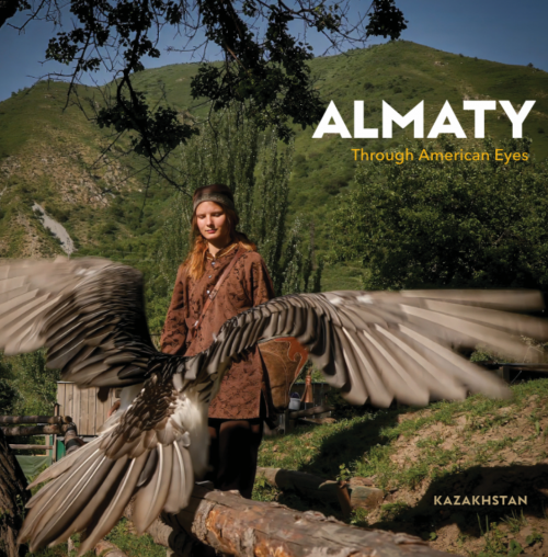 Sheteldik jýrnalıster Qazaqstan týraly kitap shyǵardy