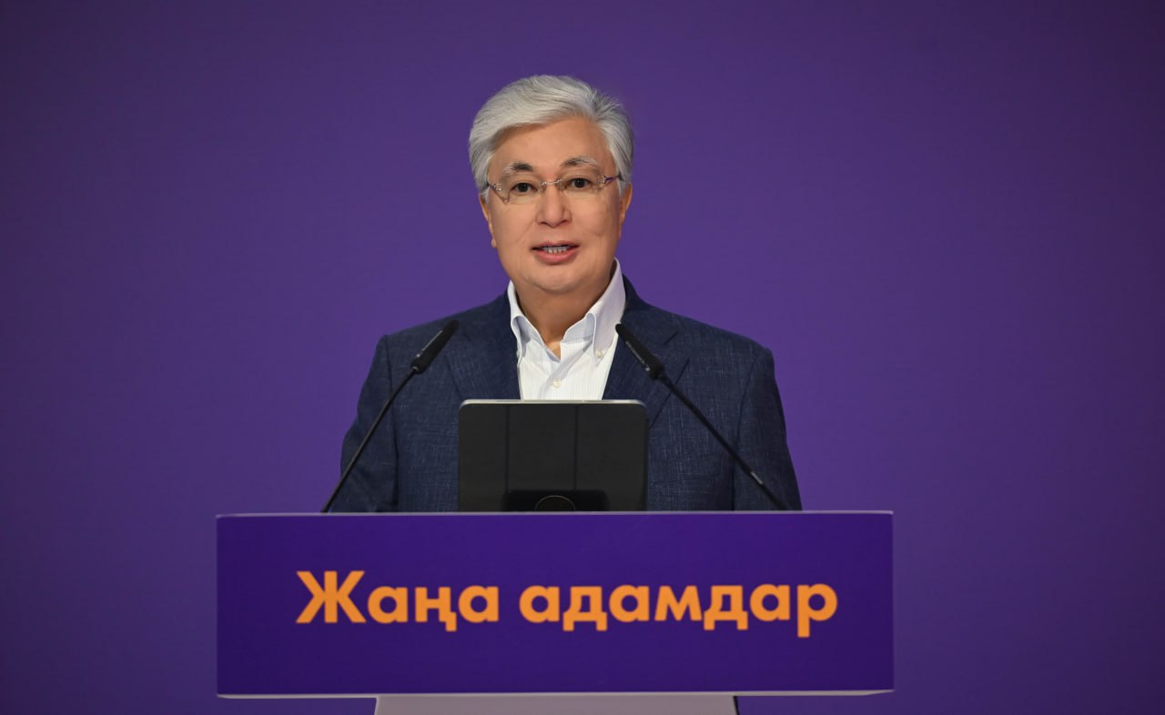 Prezıdent «Jańa adamdar» jastar forýmynda sóz sóıledi