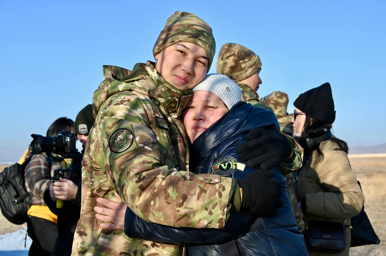 Obektıvtegi ásker: jýrnalıster jaýyngerlerdiń shynaıy ómirin kórdi